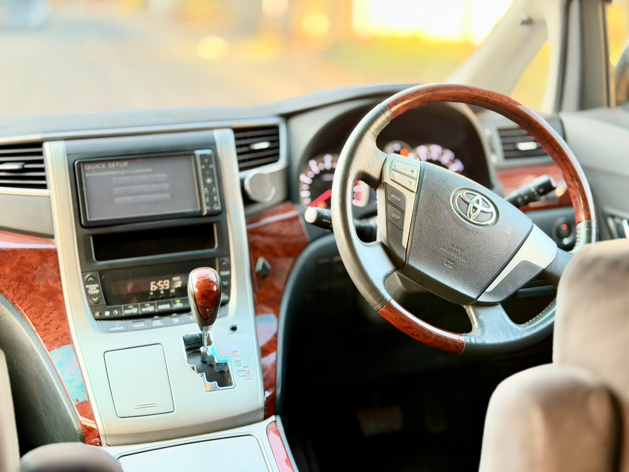 TOYOTA VELLFIRE thumbnail 5
